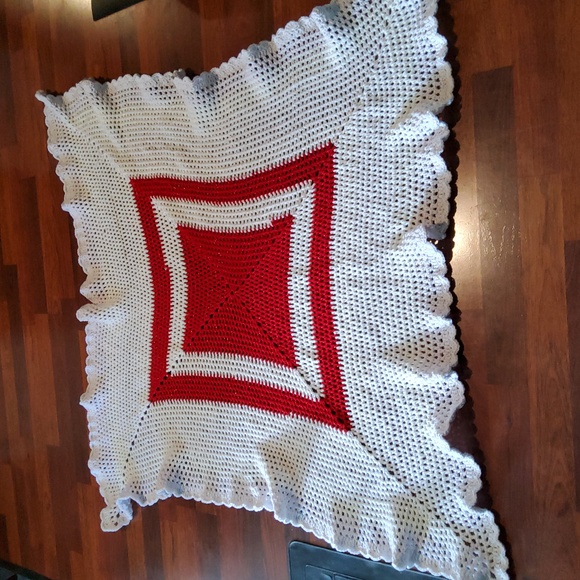 Sparkly and Ruffle Trim Shawl - Picture 4 of 6